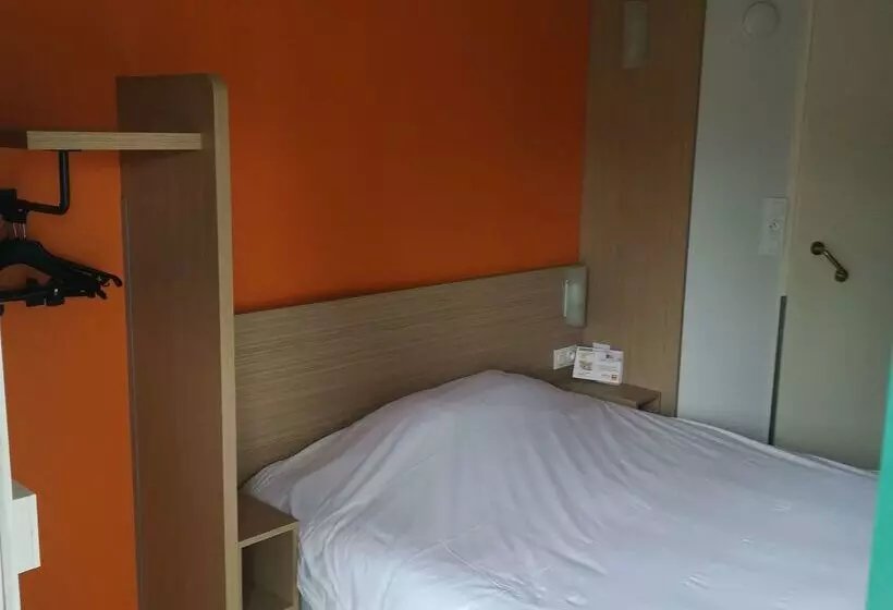 Отель Premiere Classe Vichy Bellerivesurallier