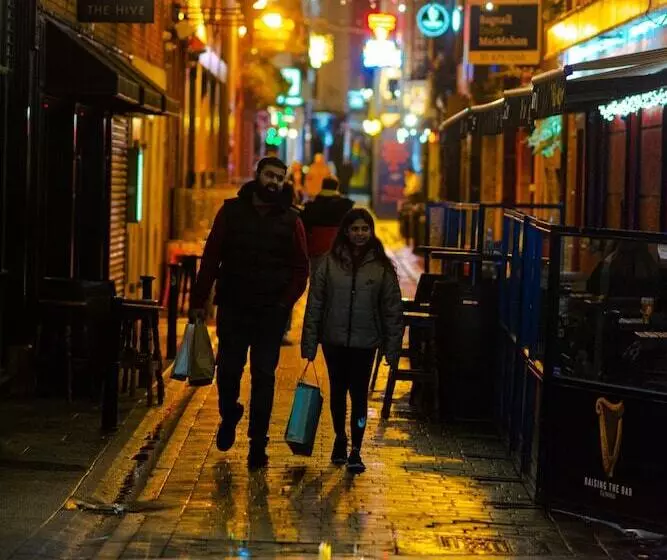 הוסטל Latroupe Jacobs Inn