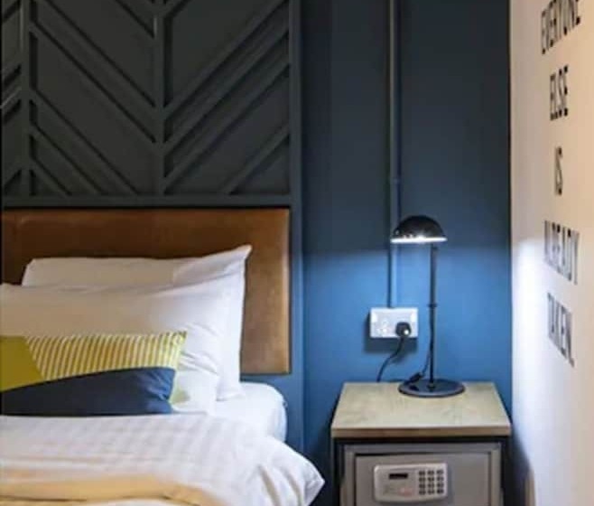 旅馆 Latroupe Jacobs Inn