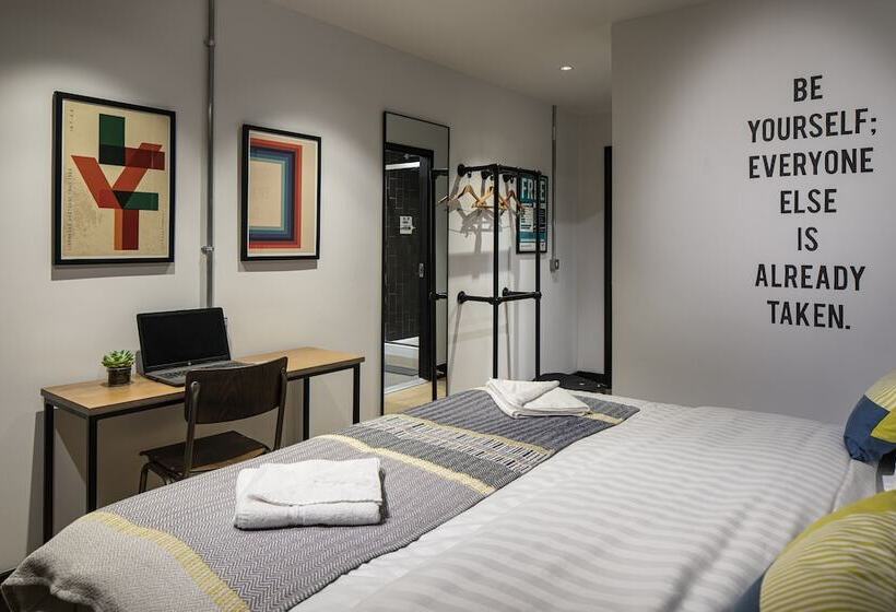 旅馆 Latroupe Jacobs Inn