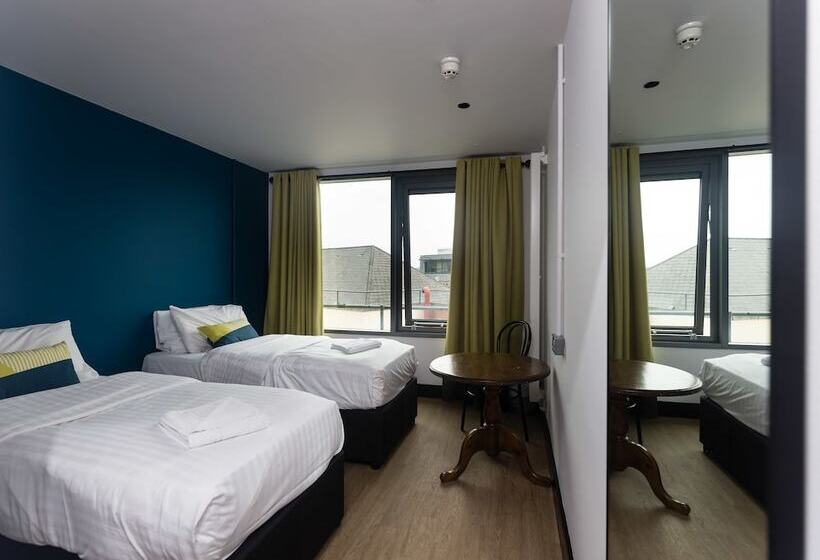 旅馆 Latroupe Jacobs Inn