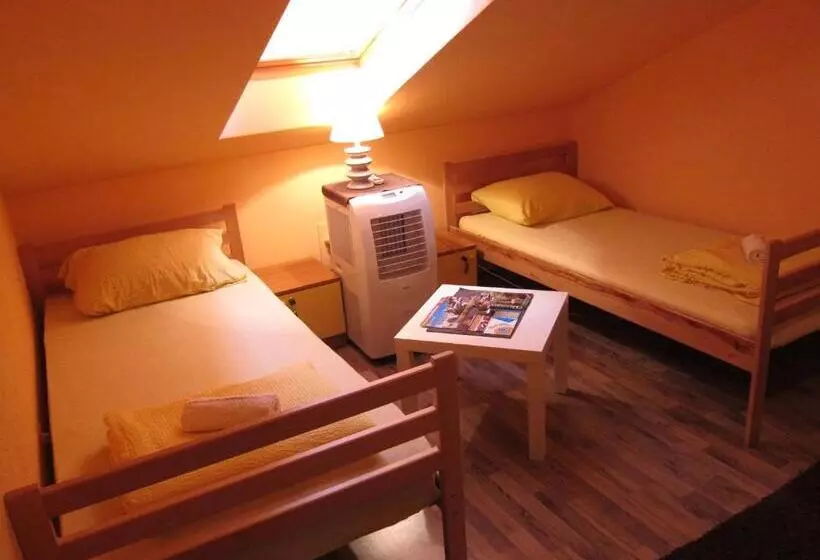 Hostel Taso's House