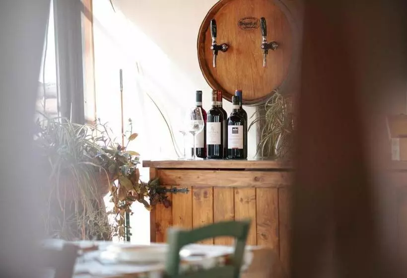 Hotelli Borgo Il Poggio Agritourismo