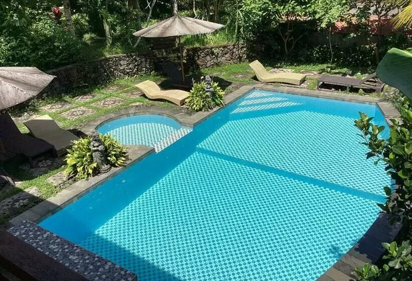 ペンション Khrisna Hs And Cottages