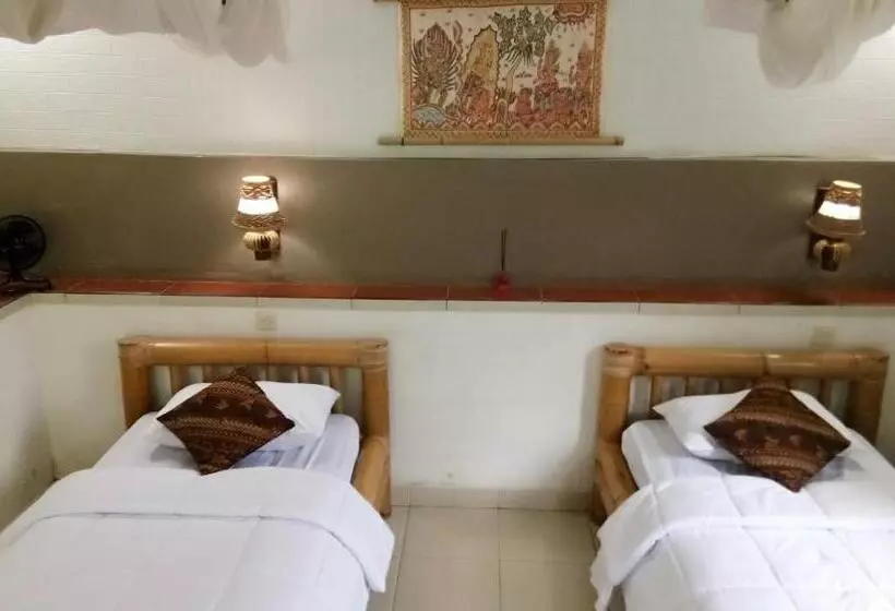 ペンション Khrisna Hs And Cottages