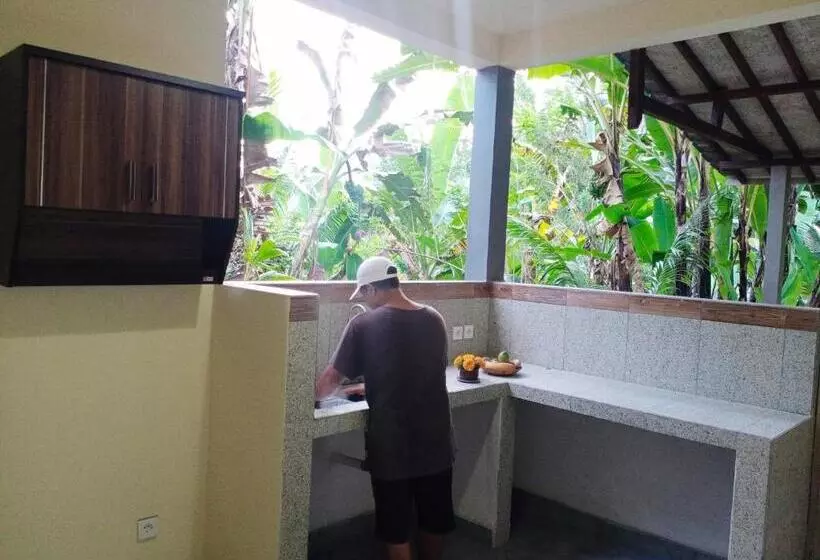 ペンション Khrisna Hs And Cottages