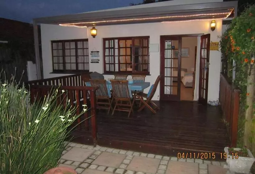 پانسیون Twilight Cottage