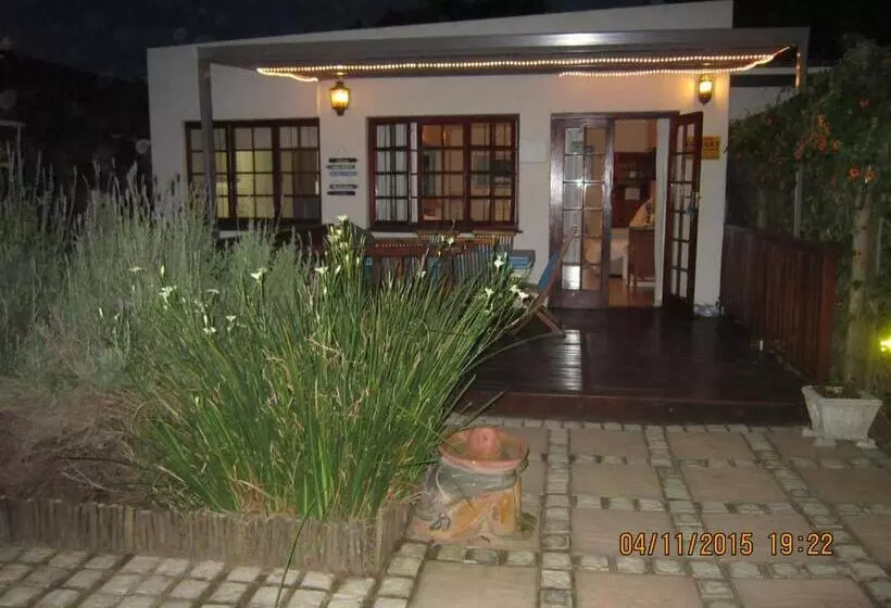 پانسیون Twilight Cottage