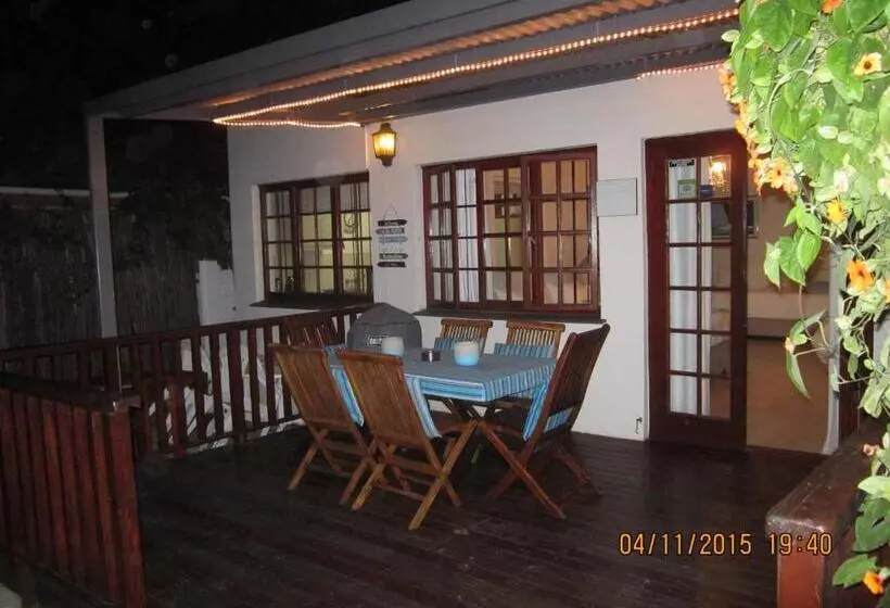 پانسیون Twilight Cottage