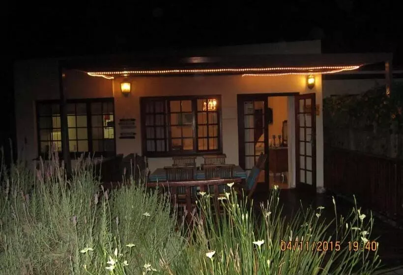 پانسیون Twilight Cottage