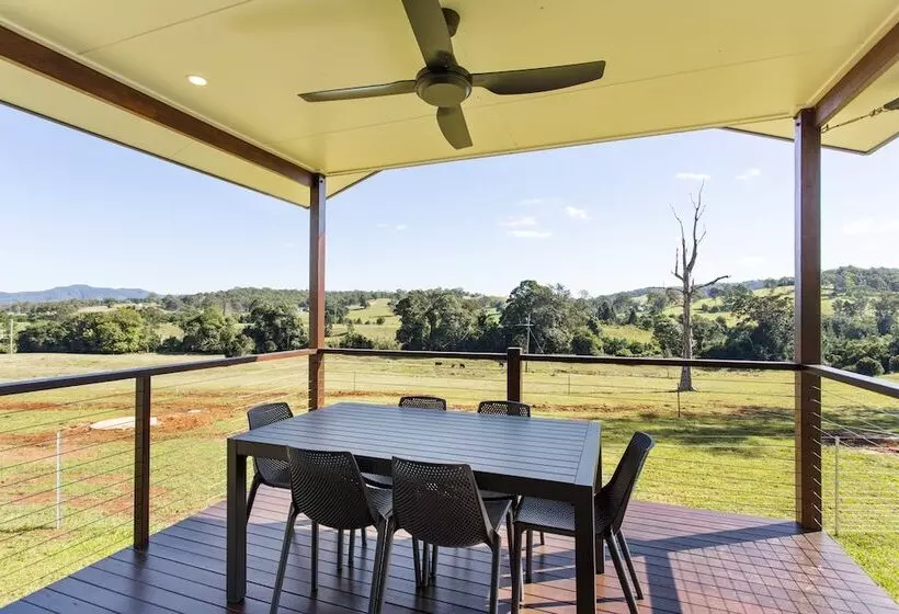 Valley Cabins By The Creek