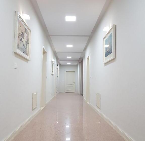 هتل Joel Residence