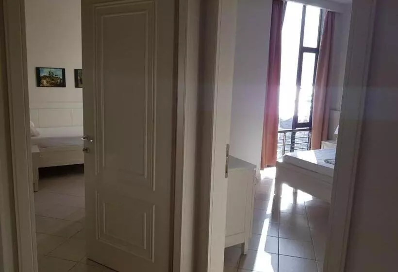 هتل Joel Residence