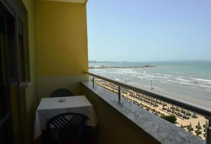 هتل Joel Residence