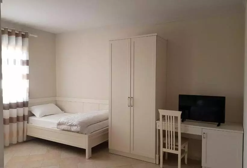 هتل Joel Residence