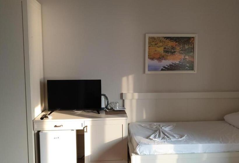 هتل Joel Residence