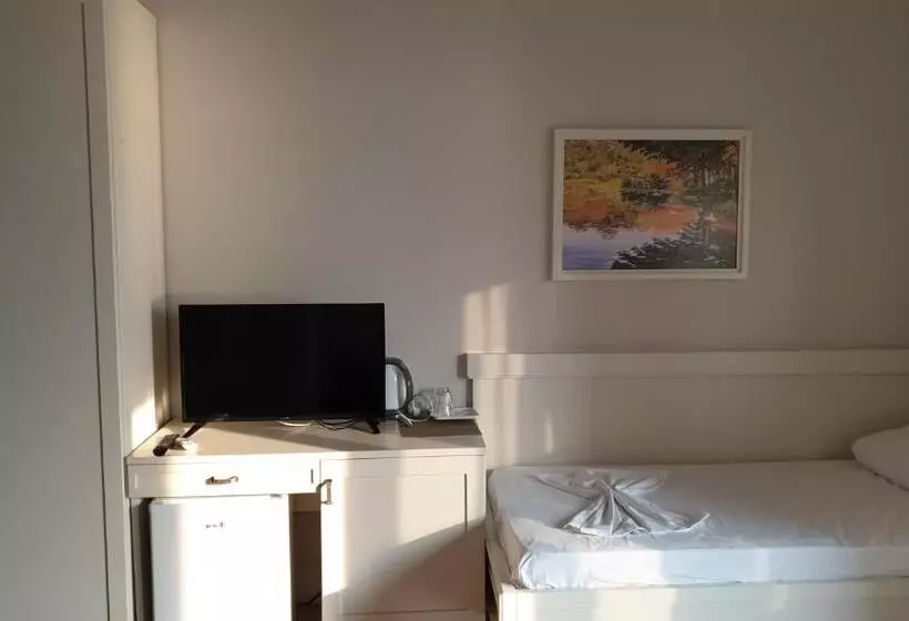 هتل Joel Residence