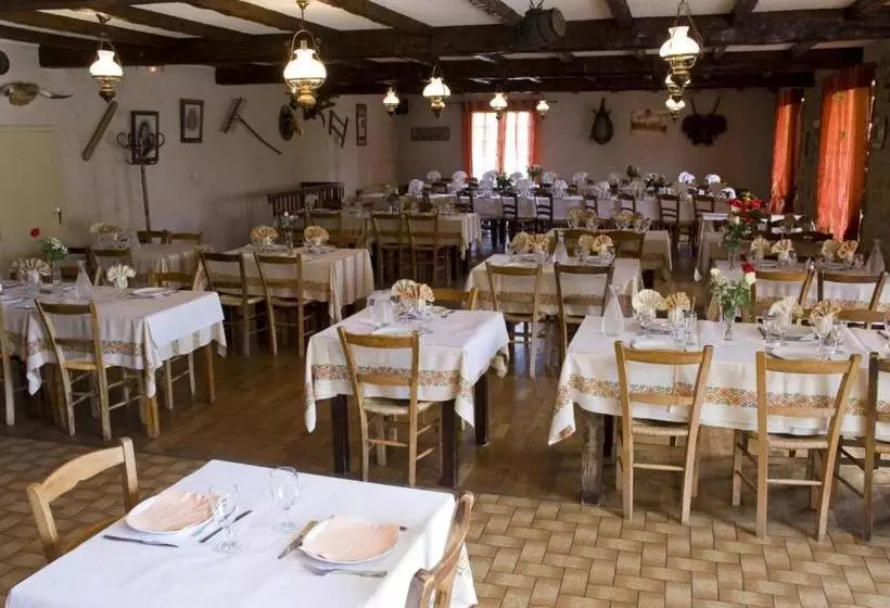 ホテル L'auberge Fleurie