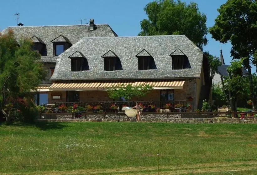 ホテル L'auberge Fleurie