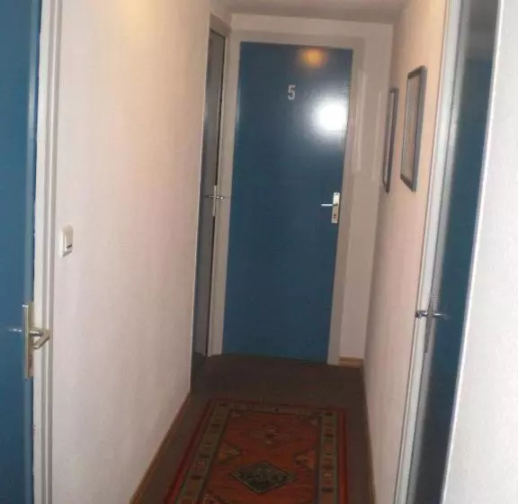 ホテル L'auberge Fleurie