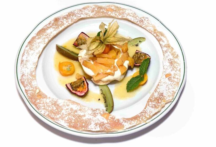 호텔 Logis Hôtel Le Saint Sebastien