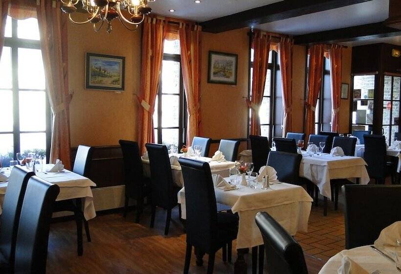 호텔 Logis Hôtel Le Saint Sebastien