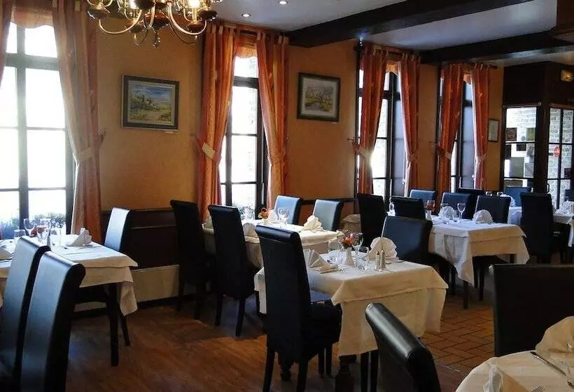 Hotelli Logis Hôtel Le Saint Sebastien