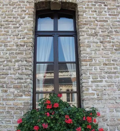 Hotelli Logis Hôtel Le Saint Sebastien