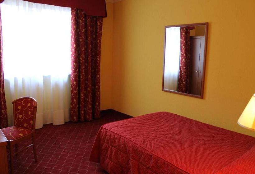 Отель Relais St. Gilles