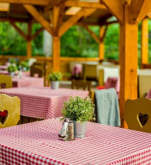 Lipicai Hotel és étterem