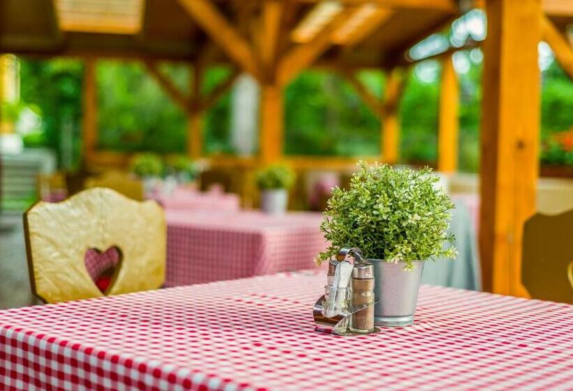 Lipicai Hotel és étterem