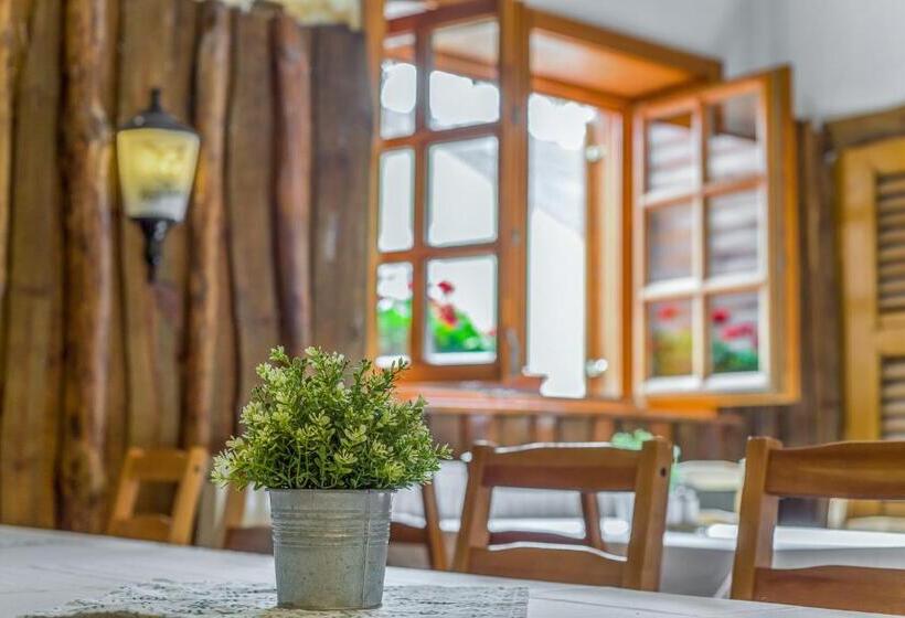 Lipicai Hotel és étterem