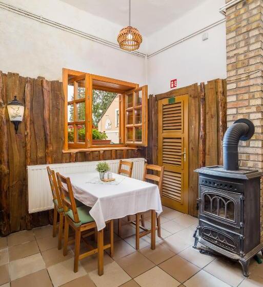 Lipicai Hotel és étterem