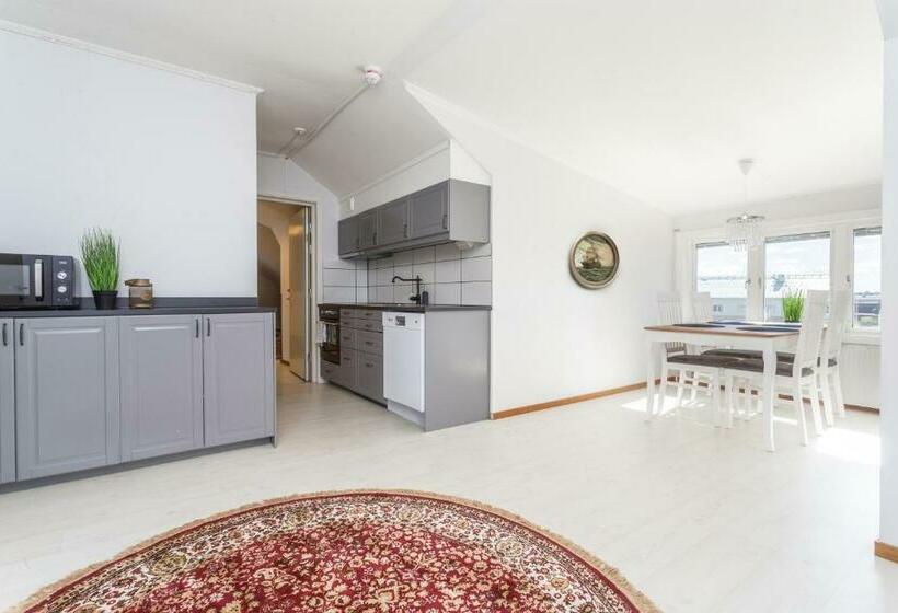 بنسيون L Drottninggatan 11