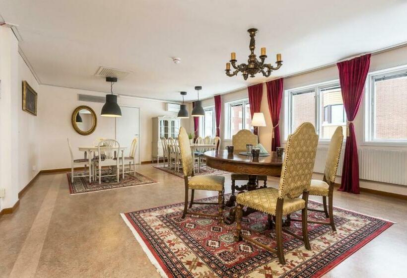 بنسيون L Drottninggatan 11