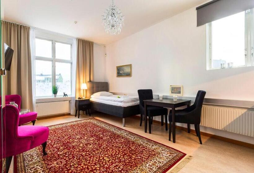 بنسيون L Drottninggatan 11