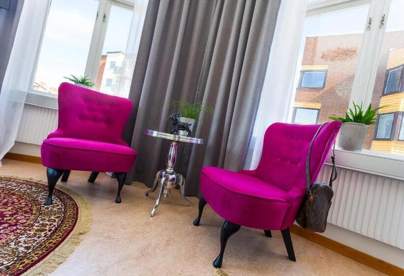 بنسيون L Drottninggatan 11