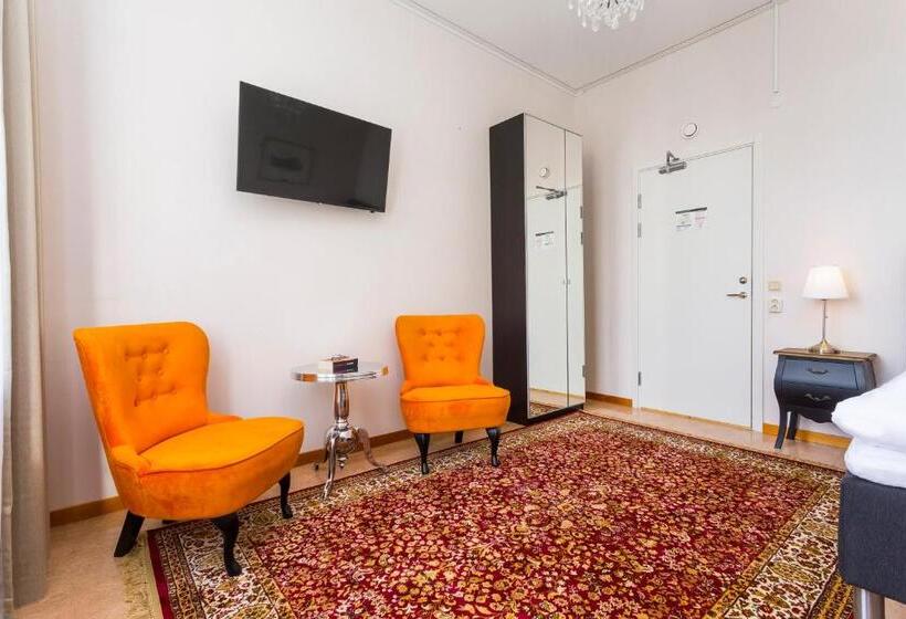 بنسيون L Drottninggatan 11