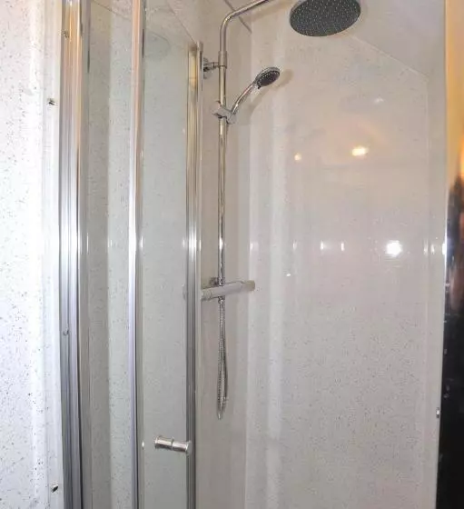 Majatalo California Inn