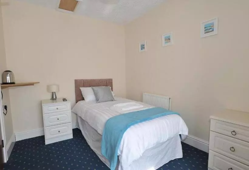 Majatalo California Inn