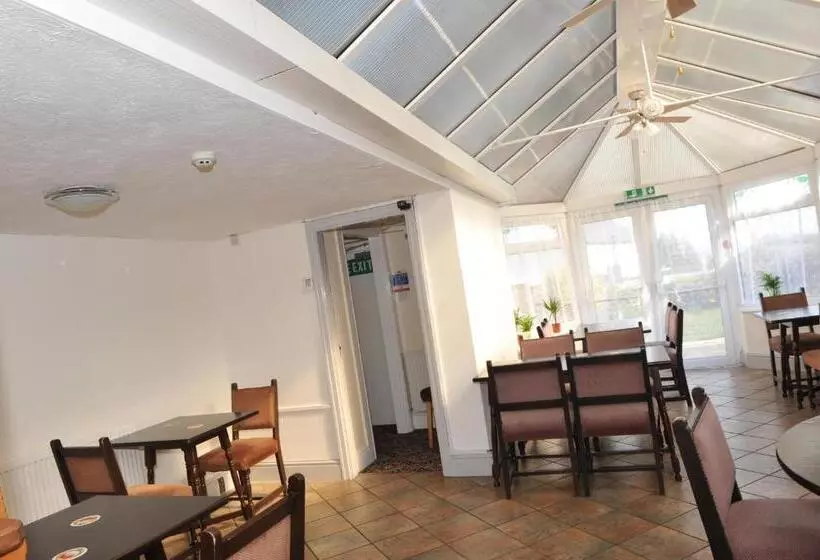 Majatalo California Inn