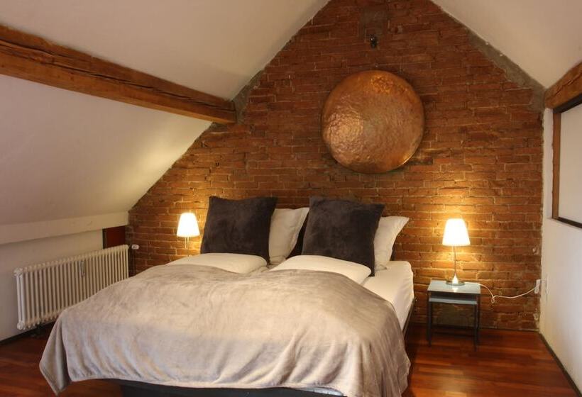 Art Be And B Bed And Breakfast