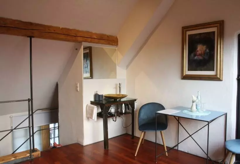 Art Be And B Bed And Breakfast