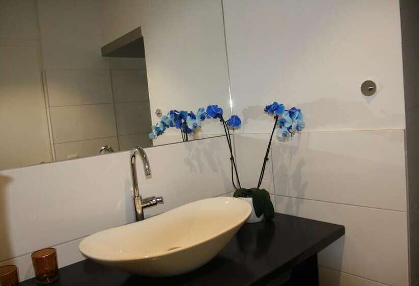 Art Be And B Bed And Breakfast