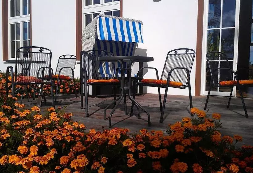 Majatalo Das Haus Am Teich