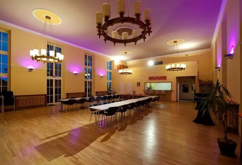 Majatalo Das Haus Am Teich