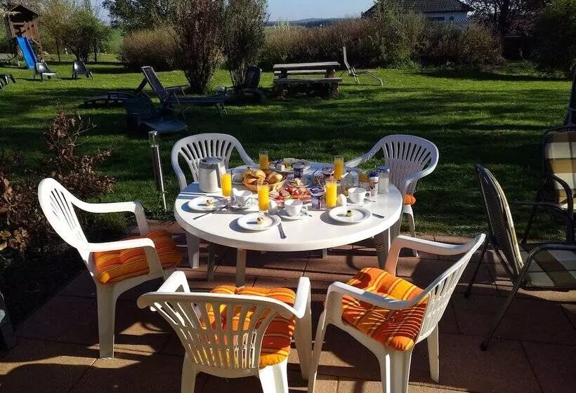 Majatalo Das Haus Am Teich