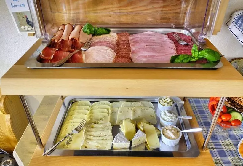 ペンション Gästehäuser Holzerhof