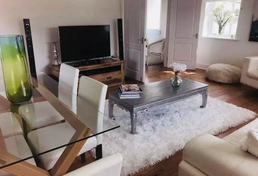 The Chapel By Platinum Retreats