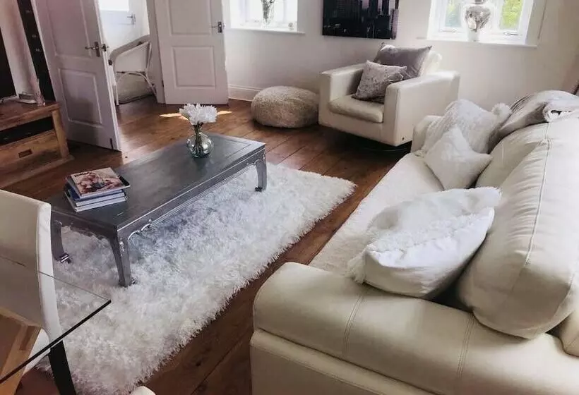 The Chapel By Platinum Retreats